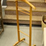 895 2415 VALET STAND